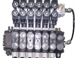 100L/min片式多路閥，控制方式：片式多路閥，國產多路閥，電磁手動多路閥，電磁氣動多路閥。